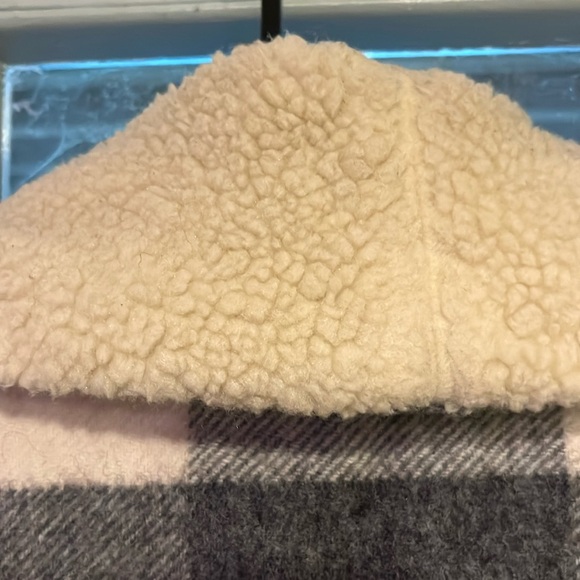 Woolrich Medium Faux Shearling Plaid Vest - Picture 5 of 7